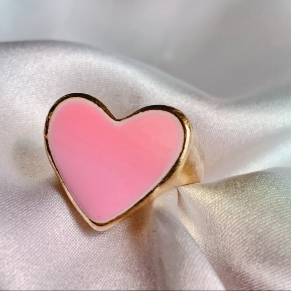 Jewelry - pink heart ring 🤍☁️👼🏻